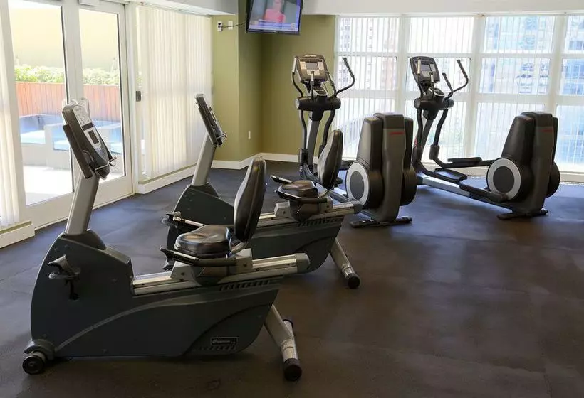 Pelican Residence at One Broadway