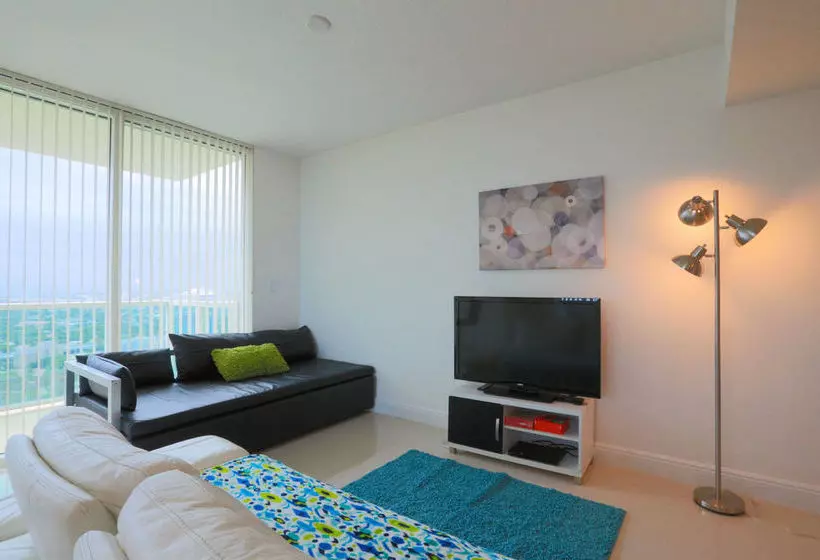 Pelican Residence at One Broadway