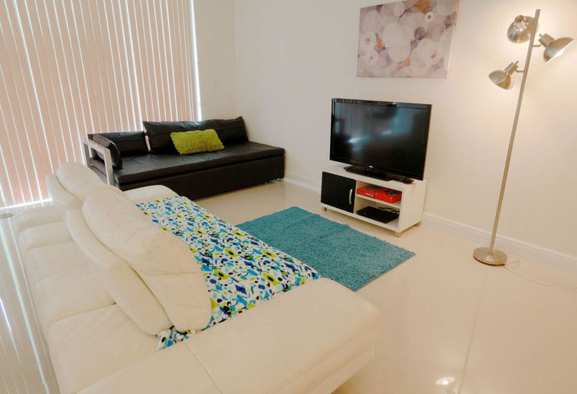 Pelican Residence at One Broadway