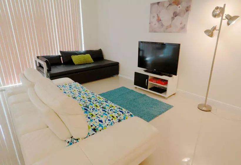 Pelican Residence at One Broadway