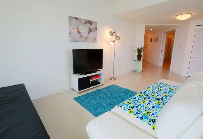 Pelican Residence at One Broadway