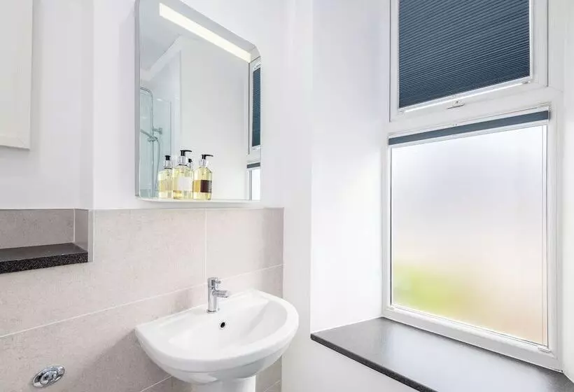 Pensió The Gables Guest House