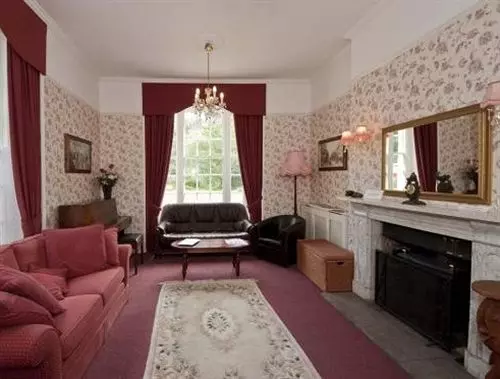 ペンション Cockington Cottages