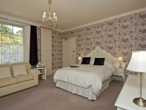 پانسیون Cockington Cottages