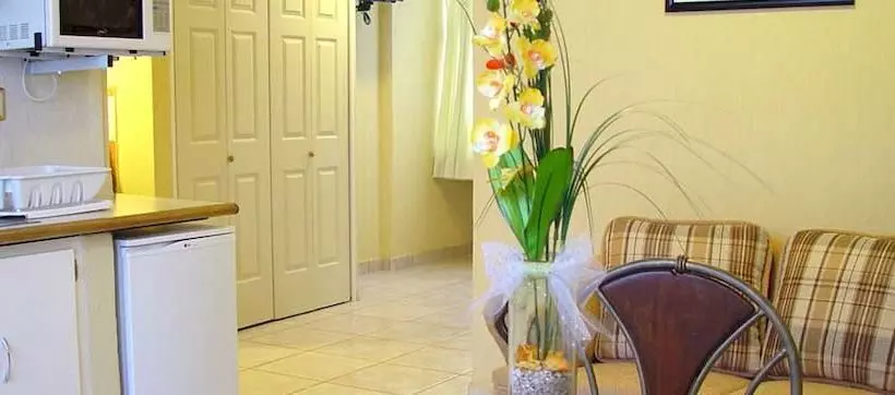 Capital O  Suites Andrade