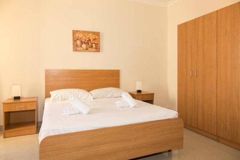 Belmont Court Apartments