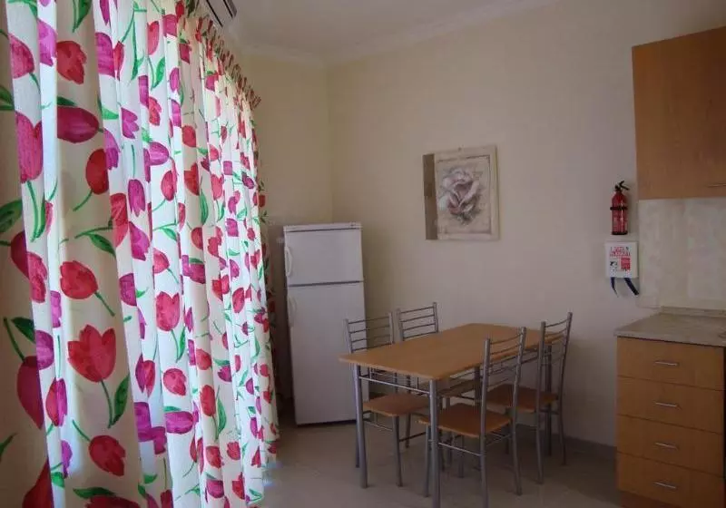 Belmont Court Apartments