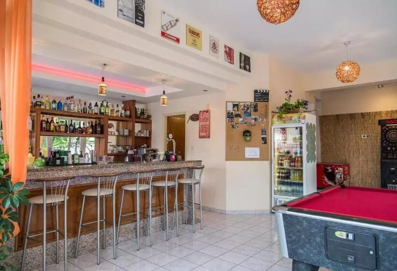 Erato Studios & Apartments