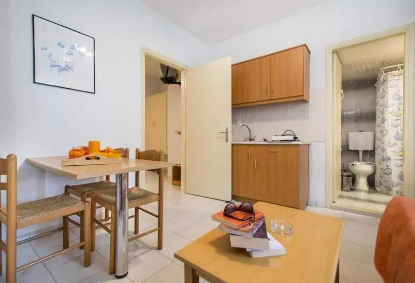 Erato Studios & Apartments