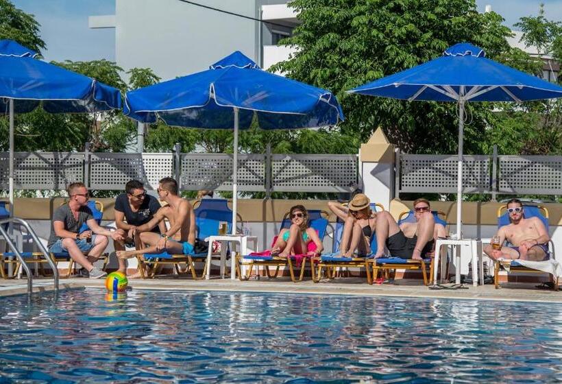 Erato Studios & Apartments