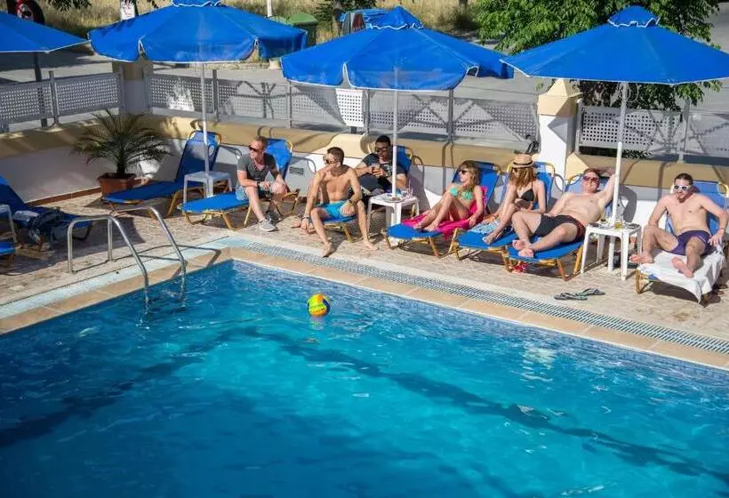 Erato Studios & Apartments