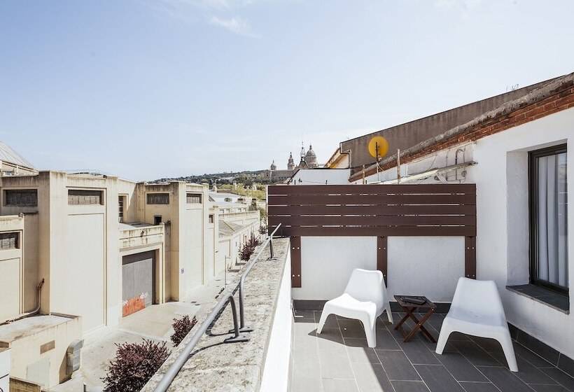 Fira Centric Apartments By Gaiarooms