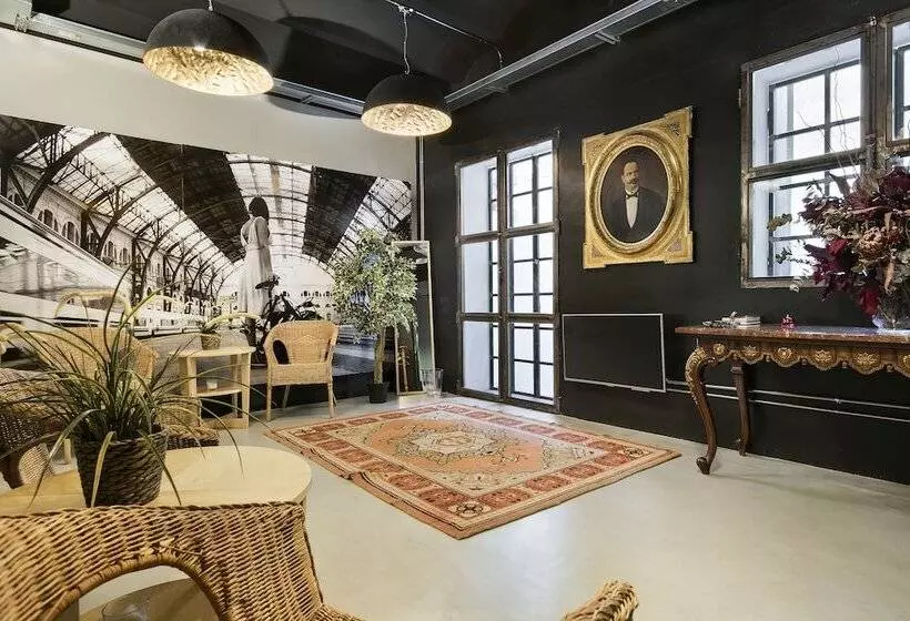 Fira Centric Apartments By Gaiarooms