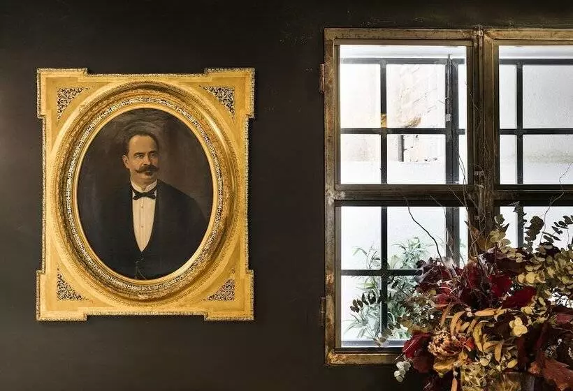 Fira Centric Apartments By Gaiarooms