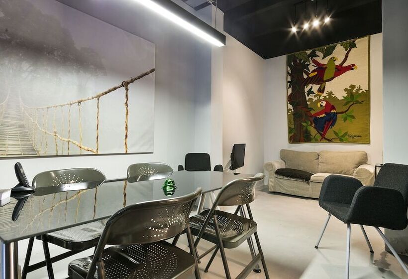 Fira Centric Apartments By Gaiarooms