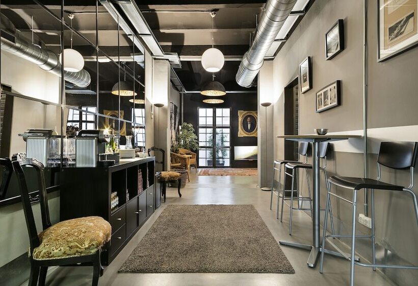 Fira Centric Apartments By Gaiarooms