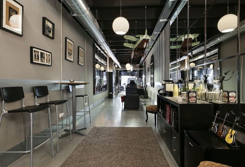 Fira Centric Apartments By Gaiarooms