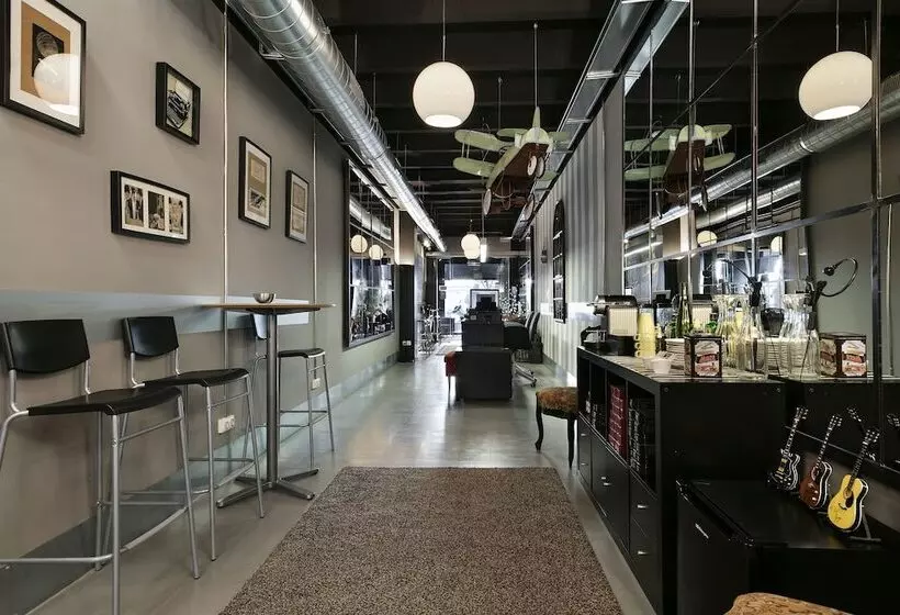 Fira Centric Apartments By Gaiarooms