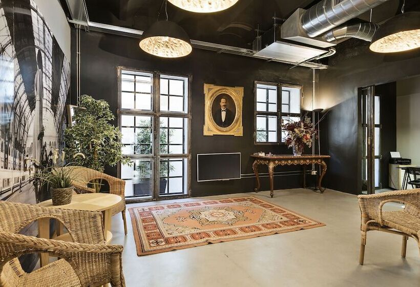 Fira Centric Apartments By Gaiarooms