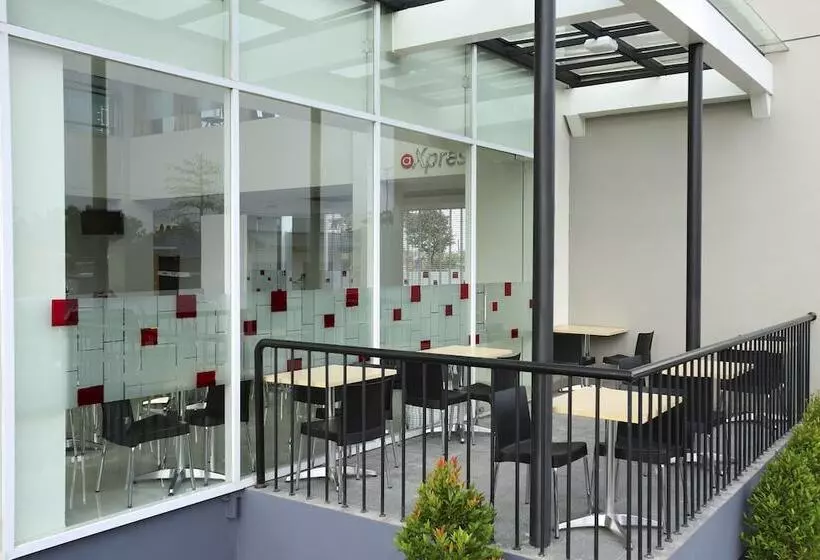 Amaris Hotel Bekasi Barat