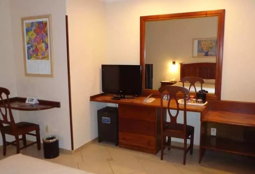 ホテル Braston Indaiatuba