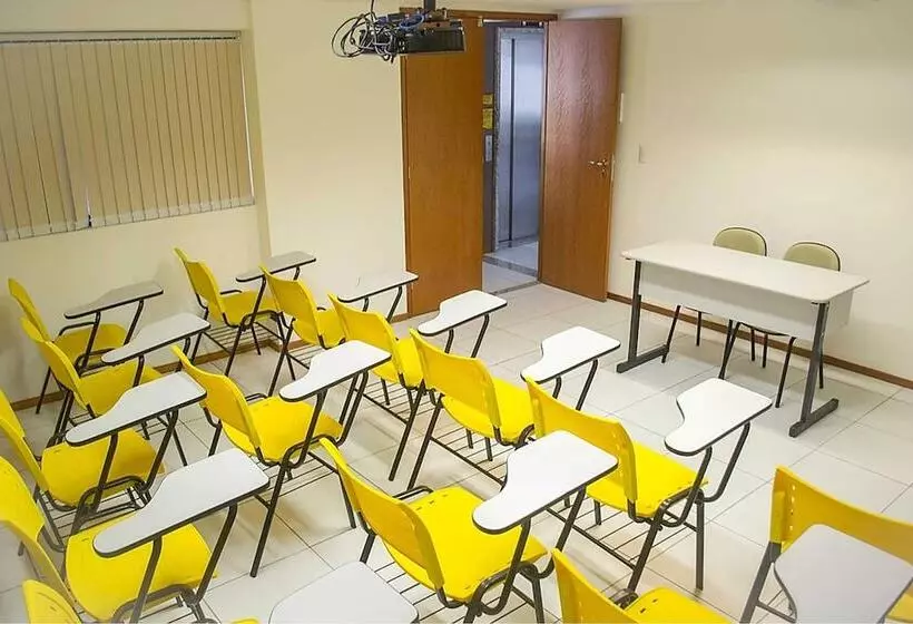 Отель Expresso R1