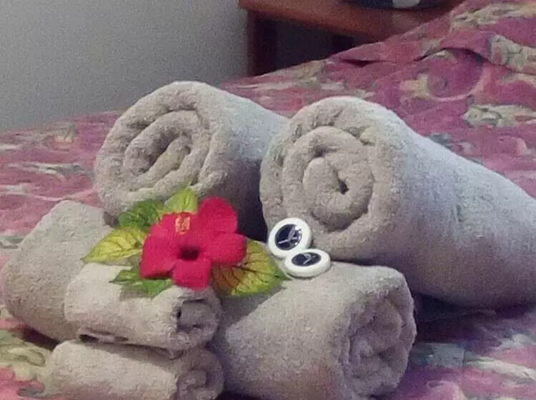 هتل Fletcher Christian Apartments