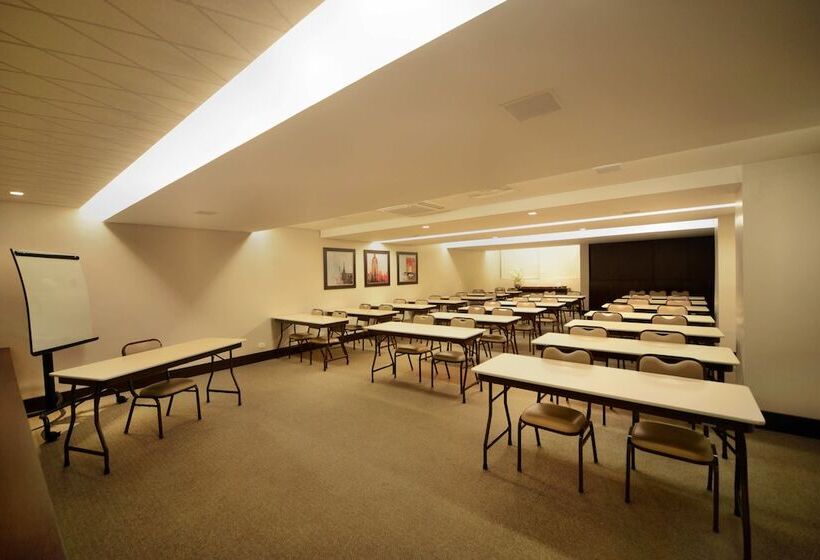 فندق Indaia Park