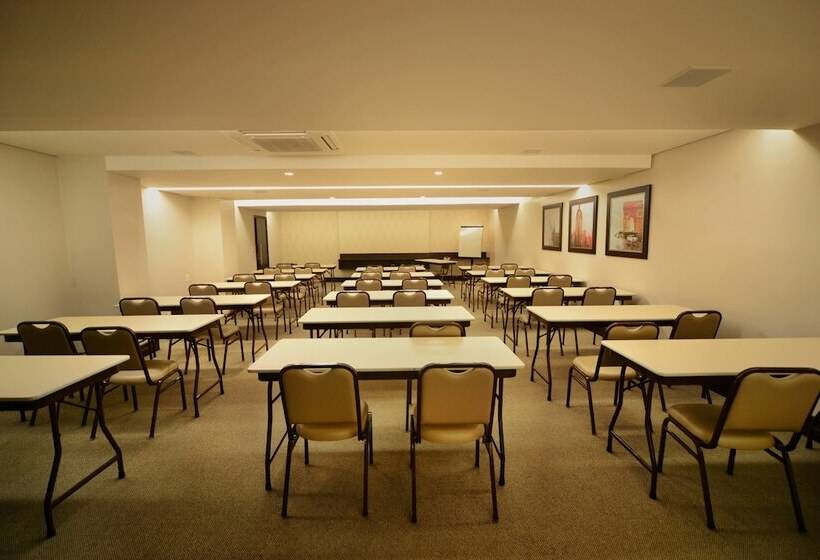 فندق Indaia Park