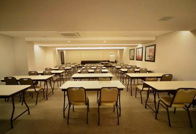 فندق Indaia Park