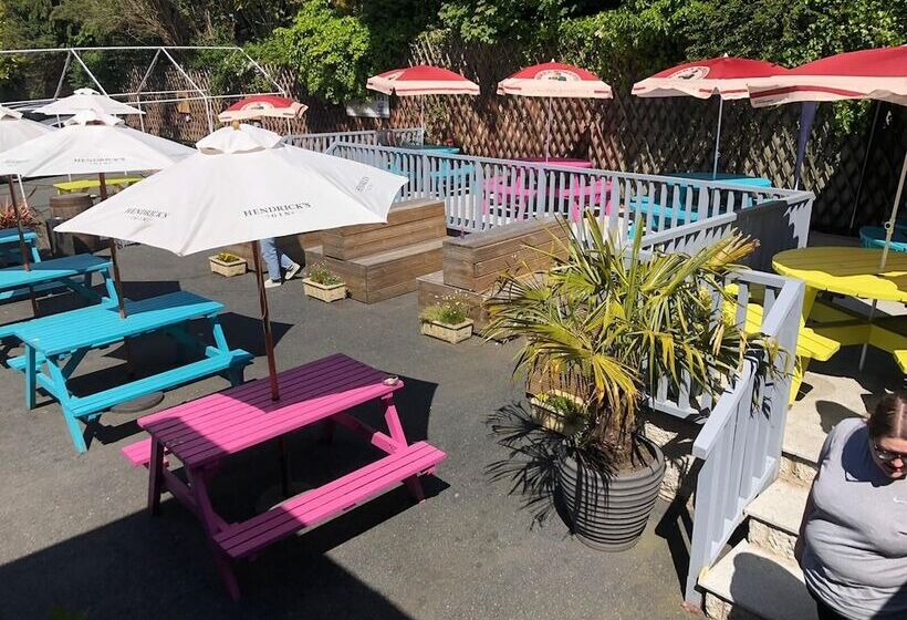 בית מלון כפרי Inn At The Park