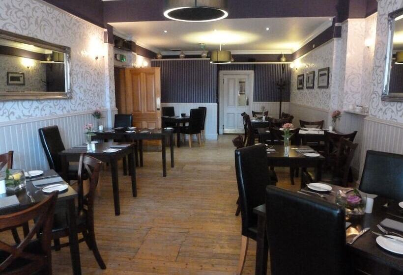 בית מלון כפרי Inn At The Park