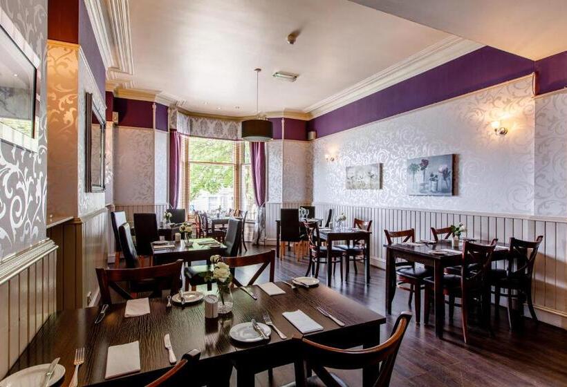 בית מלון כפרי Inn At The Park