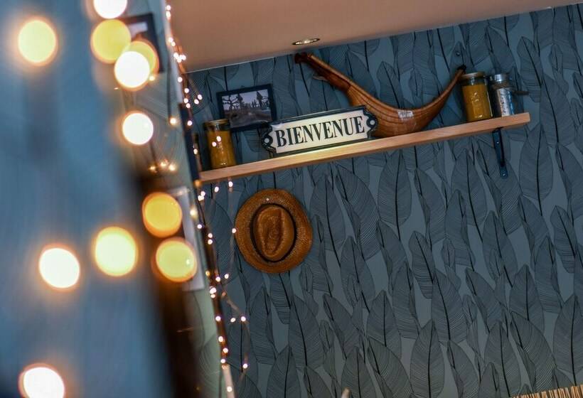 Отель Logis Hôtel & Restaurant La Villa Bleue