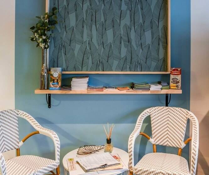 Отель Logis Hôtel & Restaurant La Villa Bleue