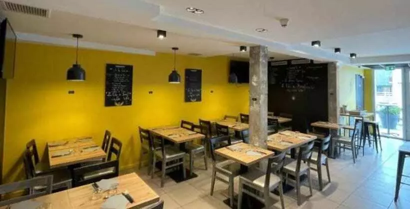 호텔 Logis Hôtel & Restaurant La Villa Bleue