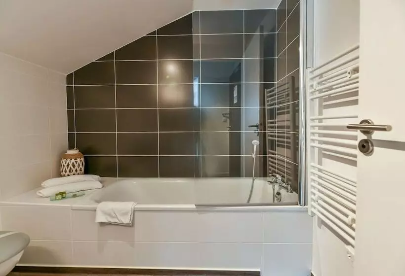 호텔 Logis Hôtel & Restaurant La Villa Bleue