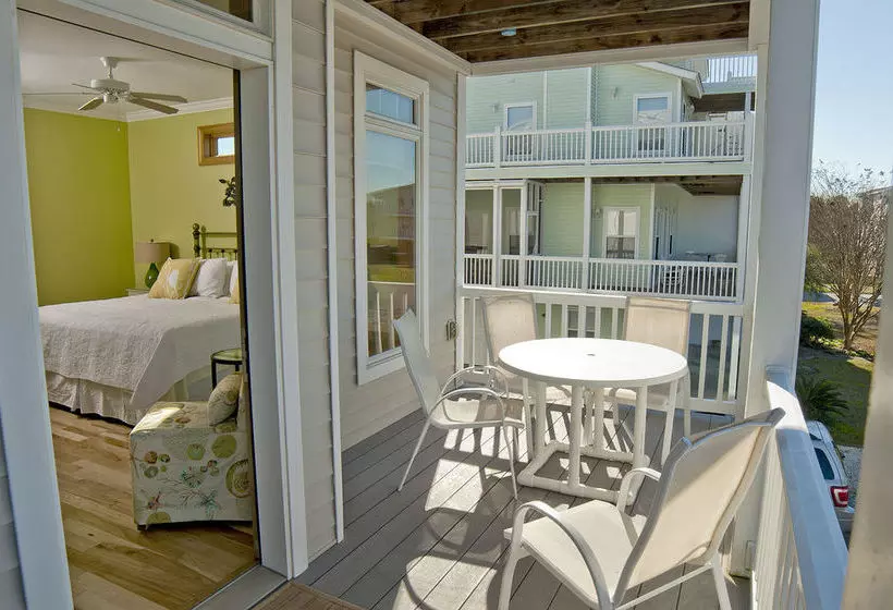 Hotel Officers View On Captain View