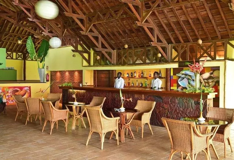 هتل Pestana Equador