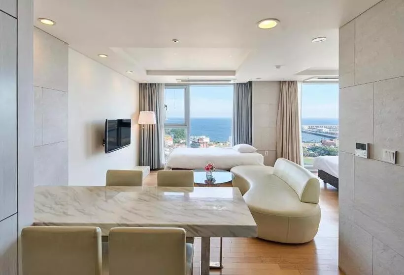 בית מלון כפרי The Island Blue