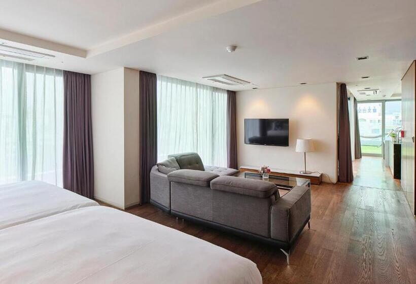 Hotel The Island Blue