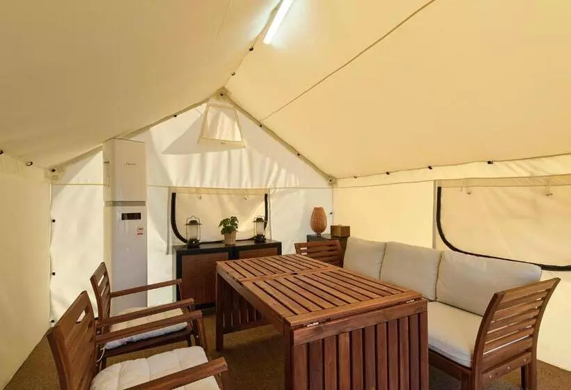 בית מלון כפרי The Island Blue