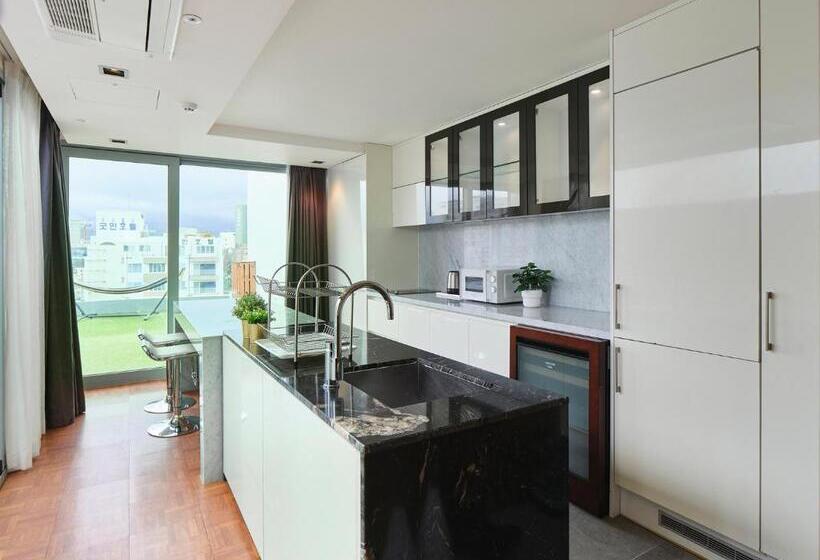 Hotel The Island Blue