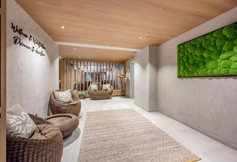 Отель Tilia Living