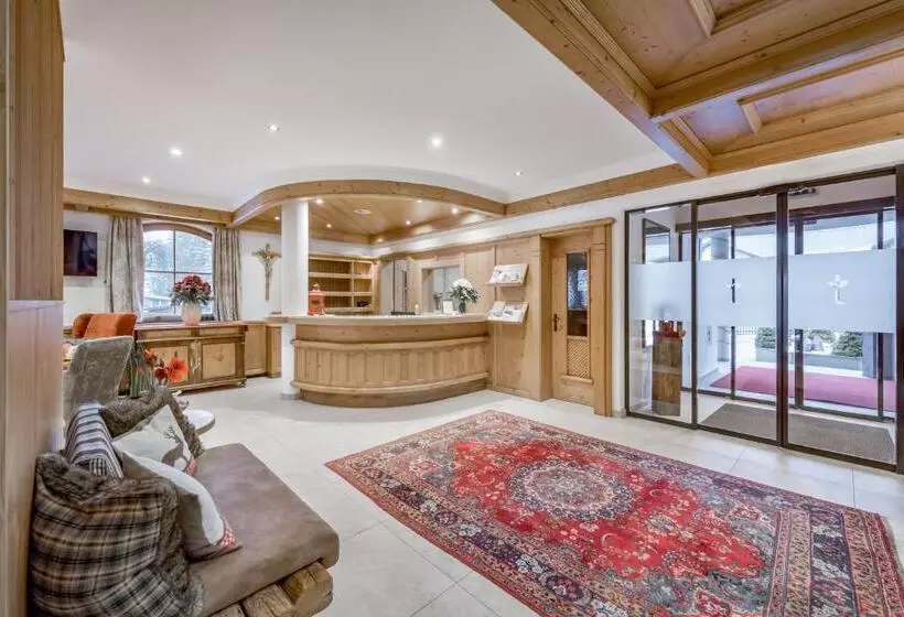 Отель Tilia Living