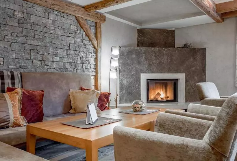 Отель Tilia Living