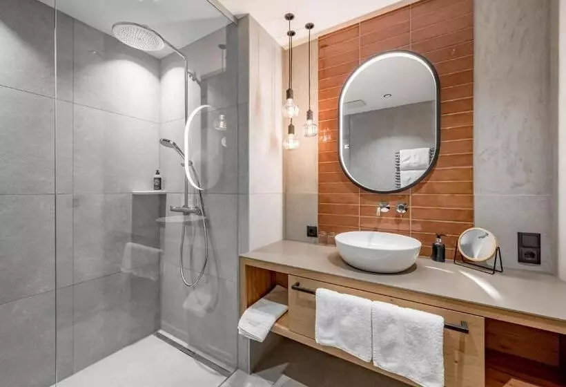 Отель Tilia Living