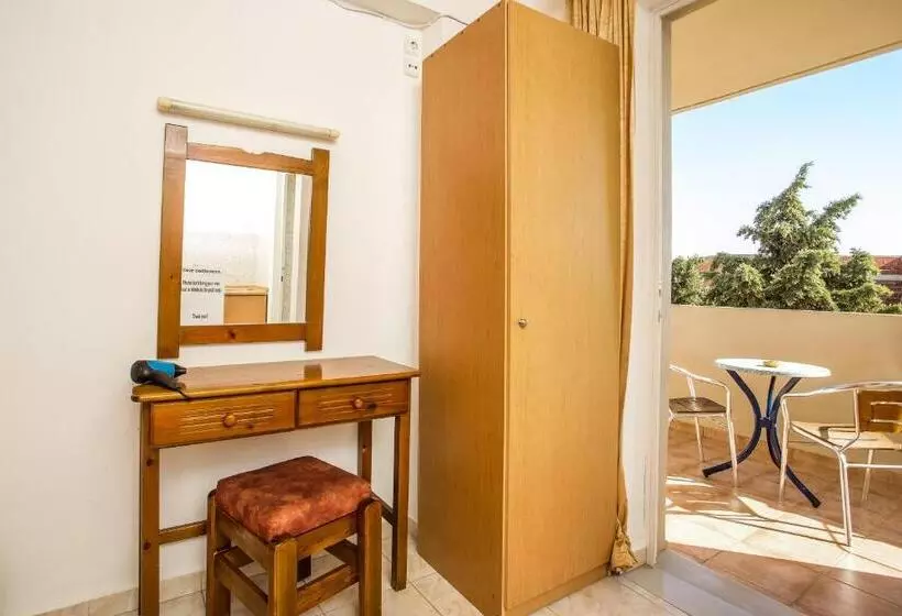 Vickys Studios Faliraki