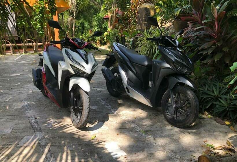 פנסיון The Hill Village