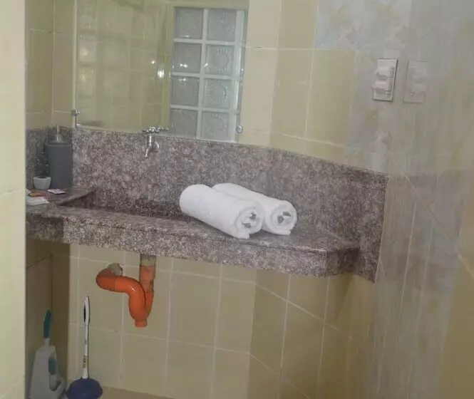 ユースホステル Manora Apartment